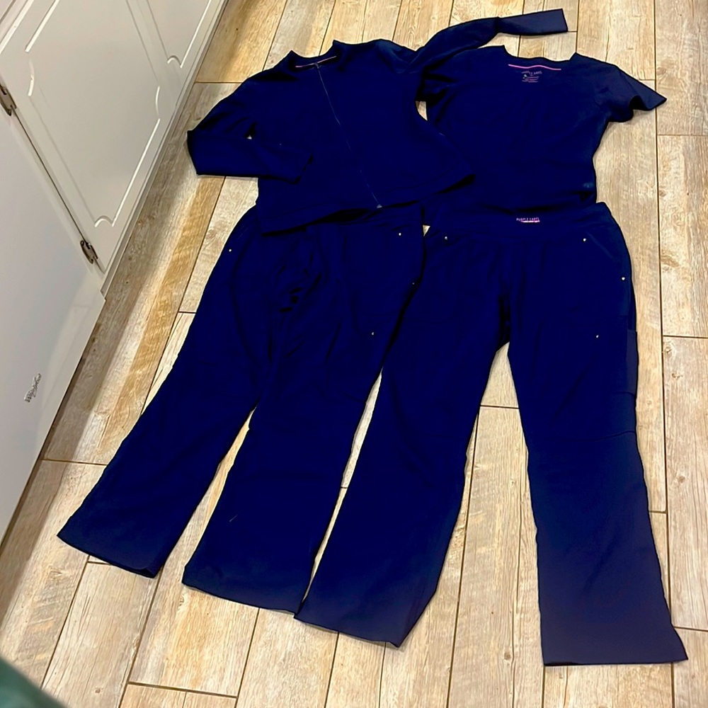 Healing Hands Purple Label Yoga Scrubs set Med in Navy Blue